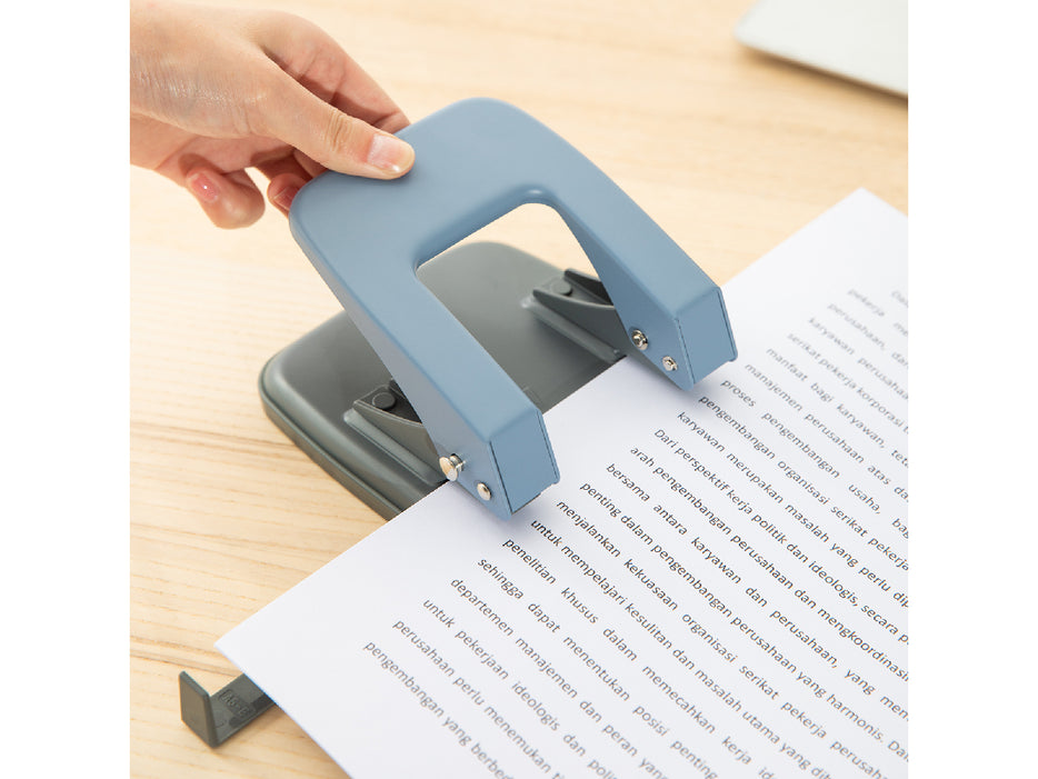 DELI 2 Holes Puncher No. 0104, 35 Sheets Capacity