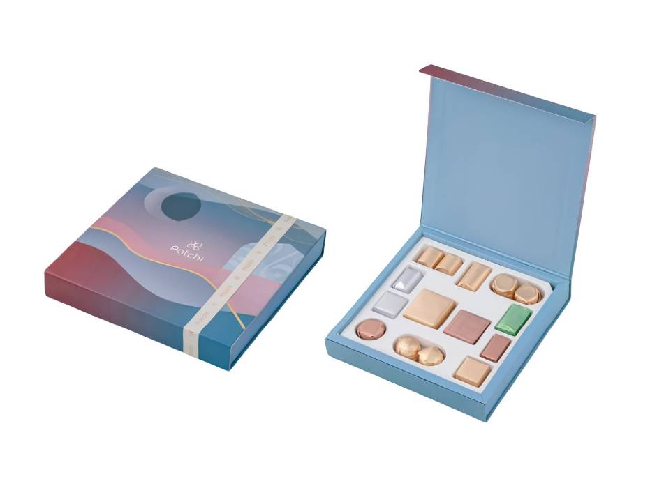 Patchi Ramadan-themed box Collection - 235 g - 20 cm x 20 cm x 3.2 cm